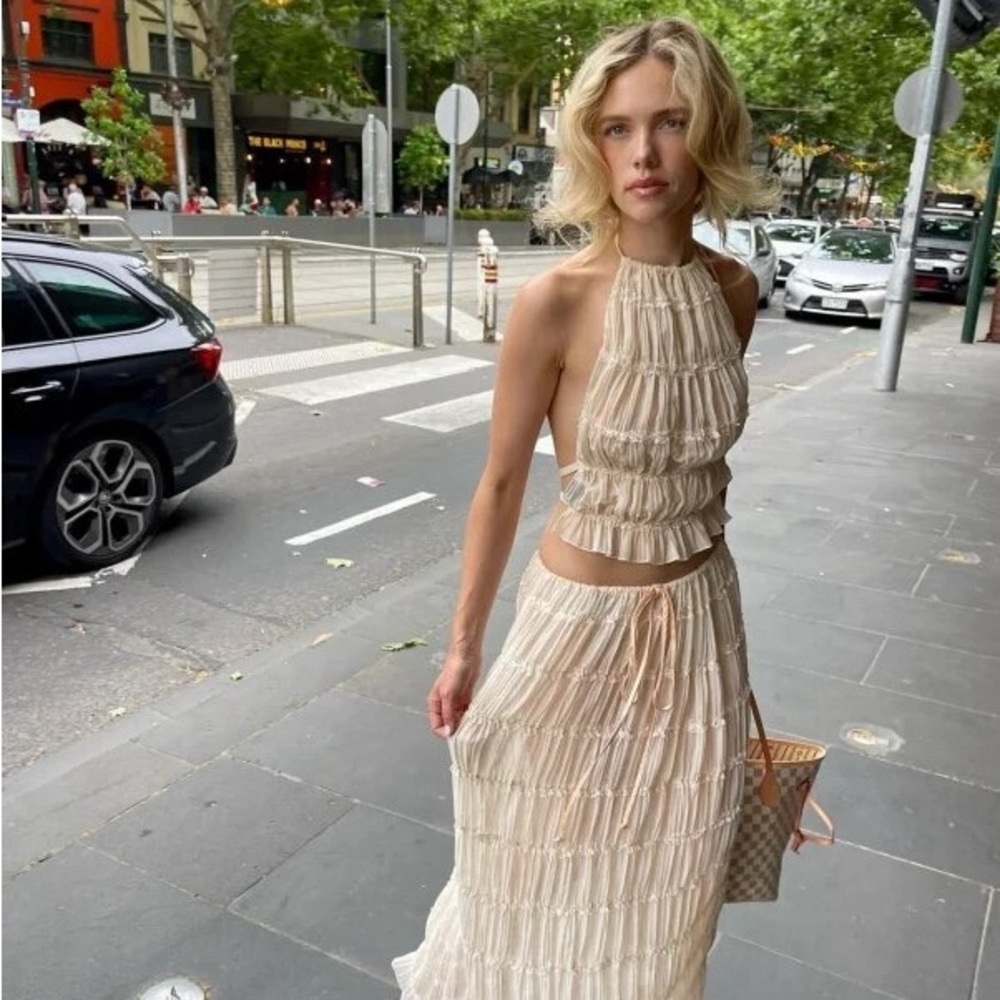 Transparent Lace Pleated Backless Top